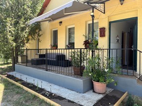 Tanyasi apartman - Terasz